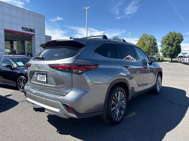 Used 2026 Toyota Highlander Platinum AWD/4WD image 4