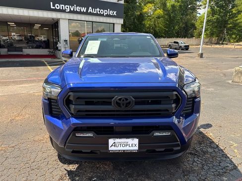 Used 2025 Toyota Tacoma SR5 AWD/4WD image 3