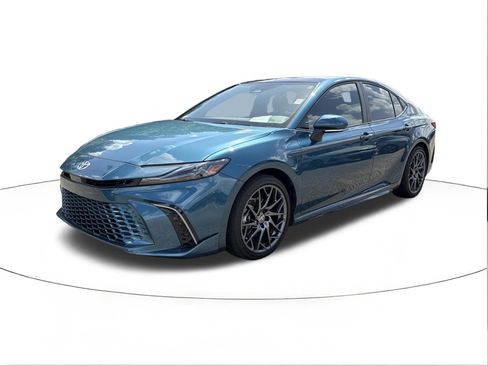 Used 2025 Toyota Camry XSE FWD image 7