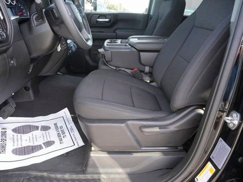 Used 2023 Chevrolet Silverado 2500 Custom w/ Custom Value Package image 9