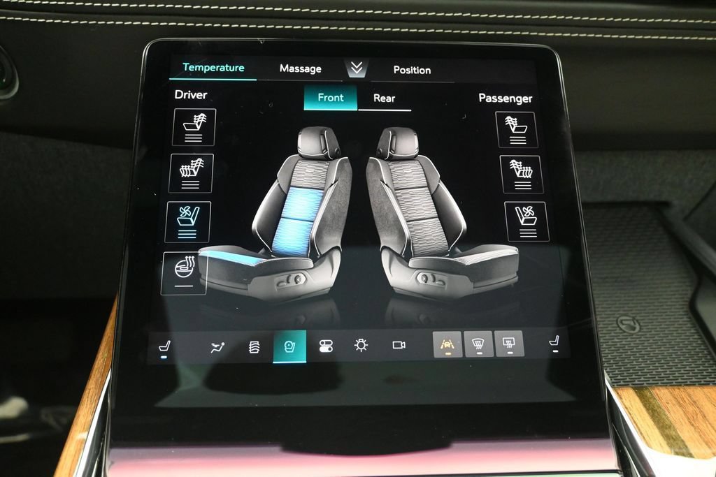 Certified 2025 Cadillac Escalade ESV Sport Platinum w/ LPO, Floor Liner Package AWD/4WD image 25