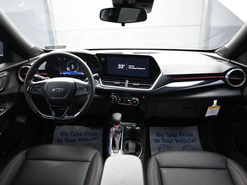 Used 2025 Chevrolet Trax RS w/ Driver Confidence Package image 20