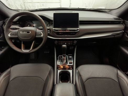 Used 2024 Jeep Compass Trailhawk image 13