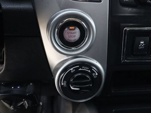 Used 2018 Nissan Titan PRO-4X AWD/4WD image 36