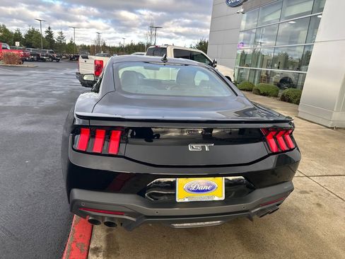 Used 2024 Ford Mustang GT Premium image 3
