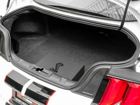 Used 2022 Ford Mustang Shelby GT500 w/ Carbon Fiber Track Pack image 50