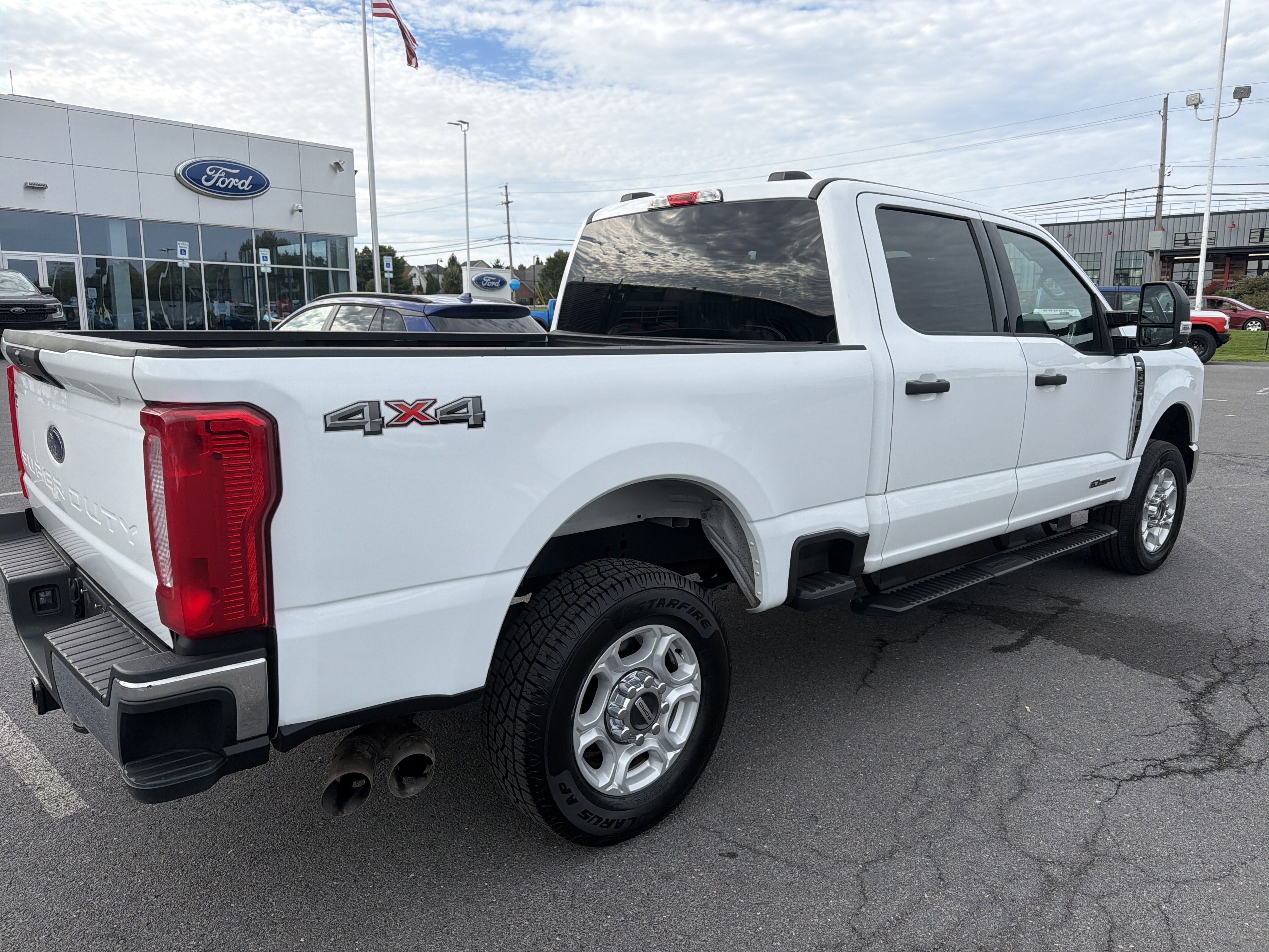 Certified 2025 Ford F250 XLT AWD/4WD image 3