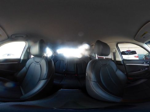 Used 2025 Genesis G70 2.5T image 42