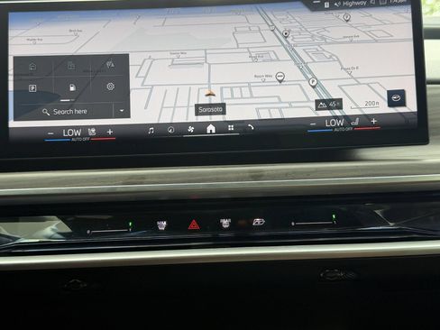 Certified 2024 BMW 760i xDrive AWD/4WD image 22