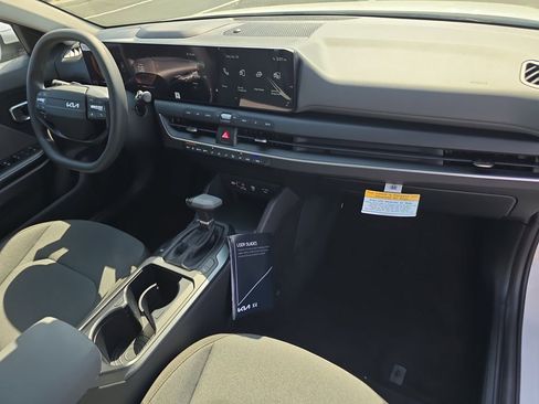 New 2026 Kia K4 FWD image 11