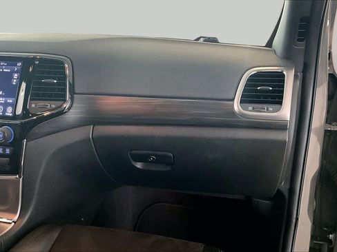 Used 2020 Jeep Grand Cherokee Altitude RWD image 17
