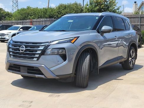 Used 2024 Nissan Rogue SL w/ SL Premium Package FWD image 2
