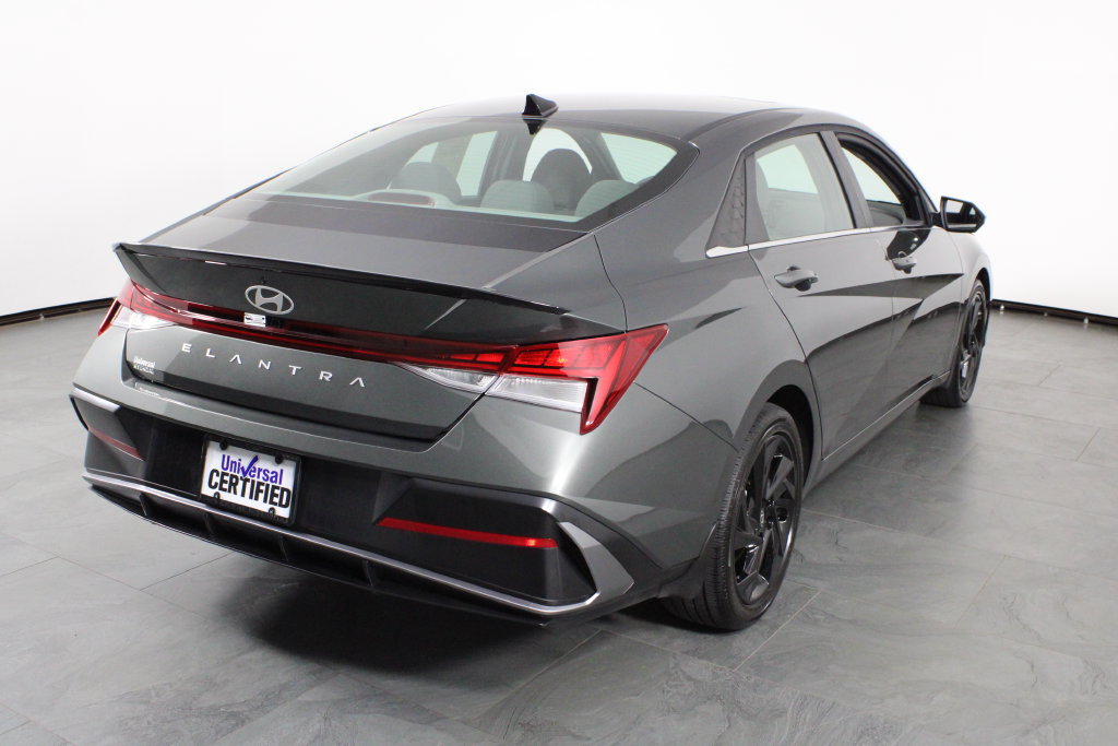 Certified 2026 Hyundai Elantra SEL Sport Premium FWD image 4