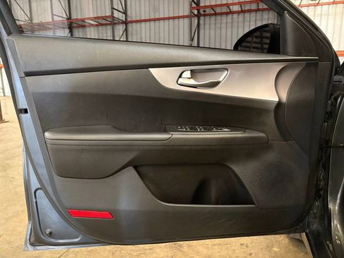 Used 2022 Kia Forte LXS image 17