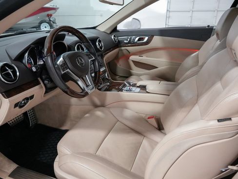 Used 2013 Mercedes-Benz SL 550 image 10