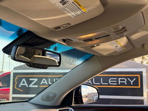 Used 2012 Cadillac SRX Luxury image 22