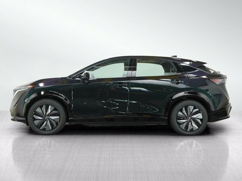 Used 2023 Nissan Ariya AWD image 2
