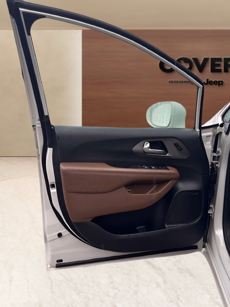 Used 2020 Chrysler Pacifica Limited w/ Advanced Safetytec Group FWD image 10