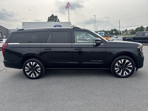 Used 2025 Ford Expedition Max Platinum w/ Driver's Package AWD/4WD image 2