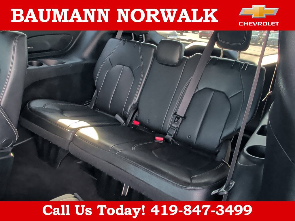 Used 2018 Chrysler Pacifica Touring-L w/ Advanced Safetytec Group FWD image 39