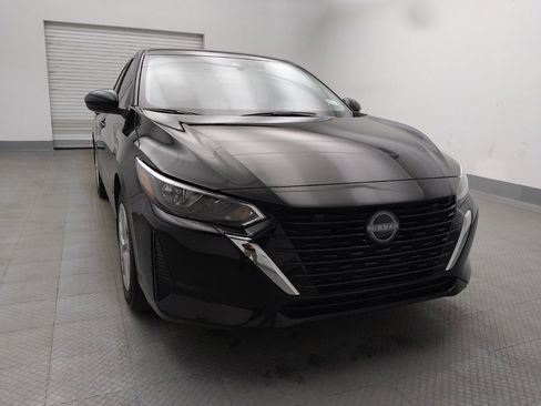 Used 2025 Nissan Sentra S image 14