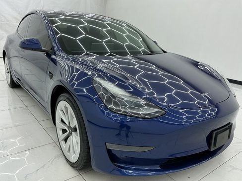 Used 2022 Tesla Model 3 Standard Range RWD image 3