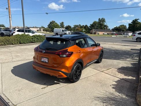 Used 2021 Nissan Kicks SR w/ SR Premium Package FWD image 7