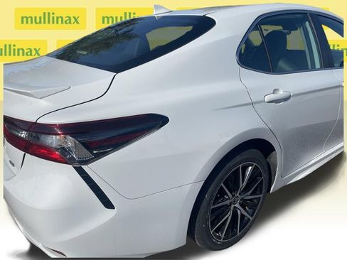 Used 2023 Toyota Camry SE FWD image 11