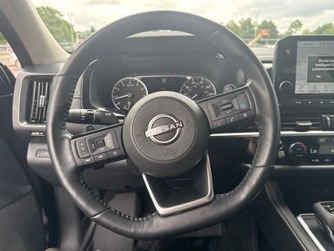 Used 2023 Nissan Pathfinder SL w/ Black Appearance Package FWD image 29
