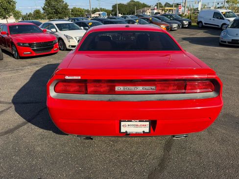 Used 2014 Dodge Challenger SXT w/ Sport Appearance Package RWD image 8