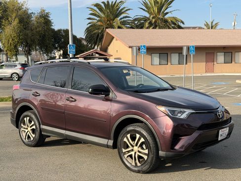 Used 2016 Toyota RAV4 LE image 7