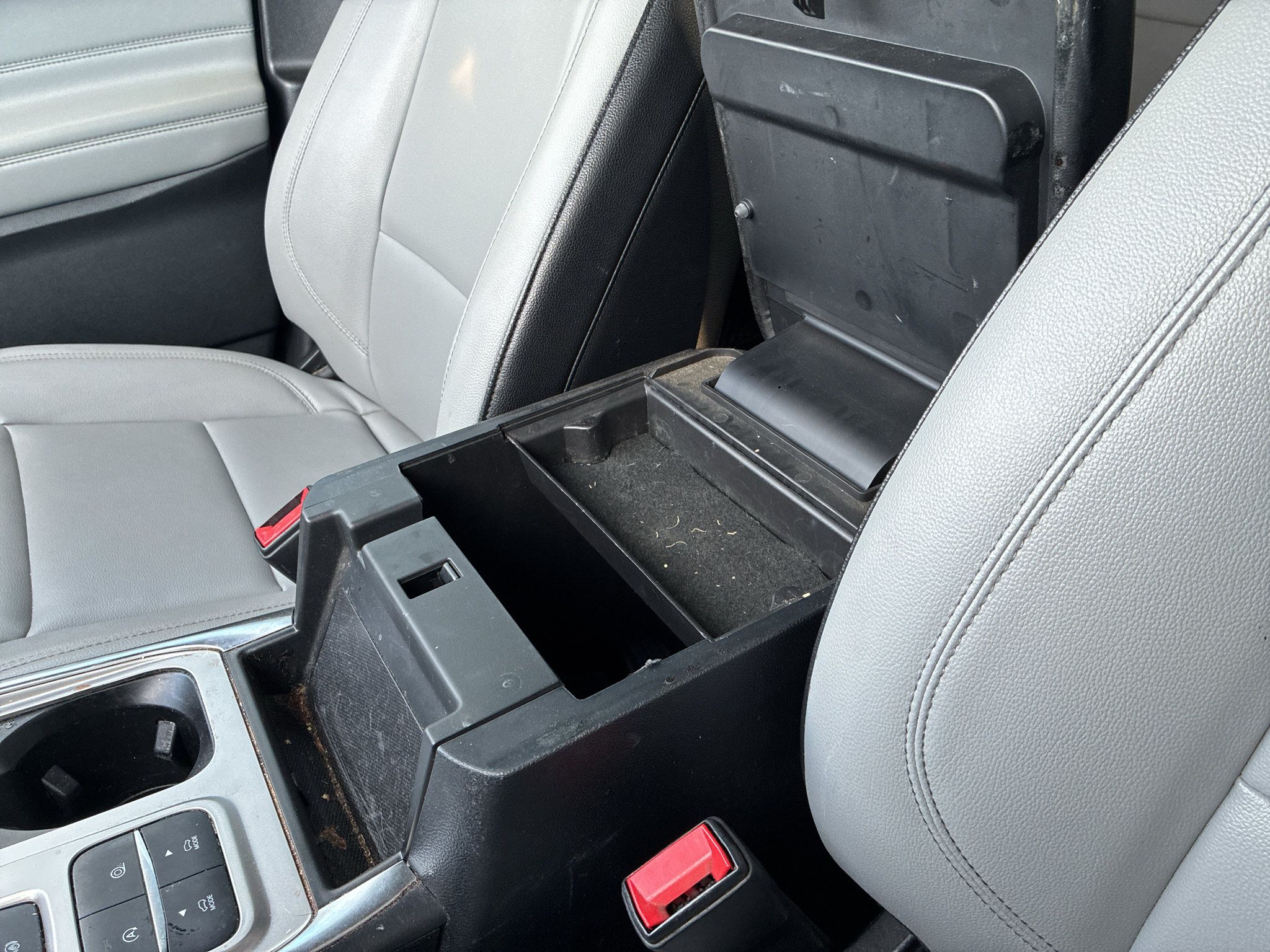 Used 2021 Ford Explorer XLT w/ Equipment Group 202A RWD image 40