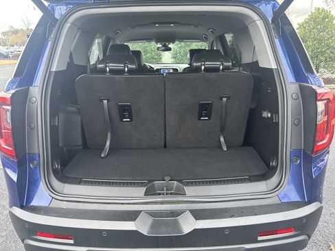 Used 2023 GMC Acadia SLT w/ Elevation Edition image 26