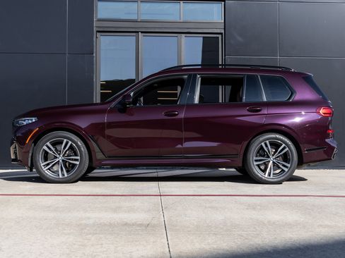 Used 2021 BMW X7 M50i w/ Executive Package image 9