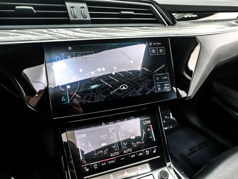 Used 2023 Audi e-tron Premium Plus w/ Premium Plus Package image 20