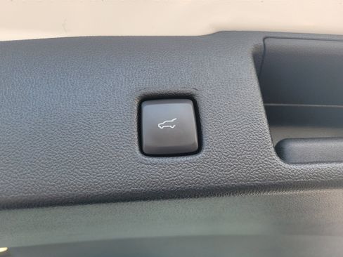 Used 2023 Ford Escape Platinum w/ Premium Technology Package image 9