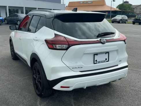 Used 2023 Nissan Kicks SR w/ SR Premium Package FWD image 5