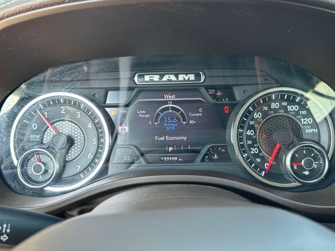 Used 2025 RAM 1500 Laramie AWD/4WD image 17
