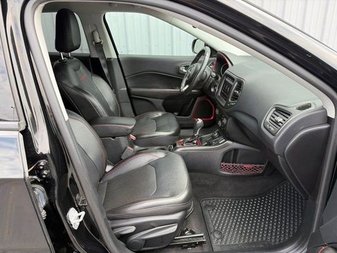 Used 2018 Jeep Compass Trailhawk w/ Leather Interior Group AWD/4WD image 26