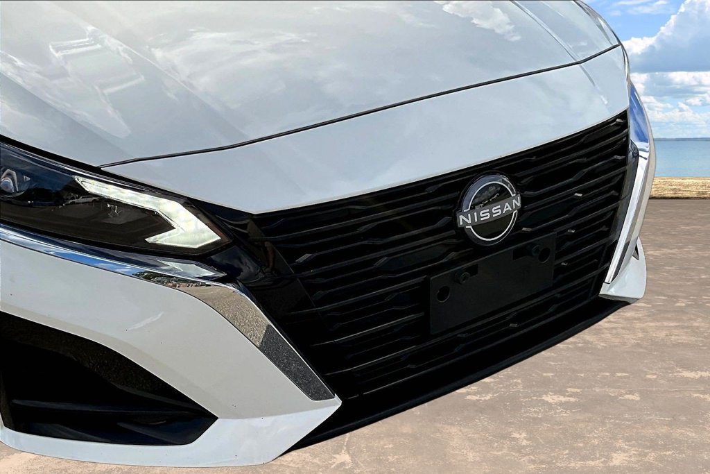 Used 2025 Nissan Altima 2.5 SV AWD/4WD image 34
