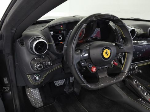 Used 2020 Ferrari Portofino RWD image 22