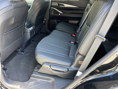 Used 2025 INFINITI QX60 Luxe w/ Cargo Package image 17