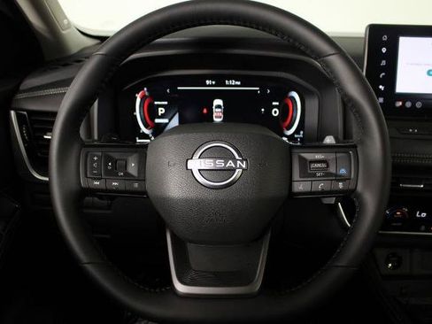 Certified 2025 Nissan Rogue Platinum FWD image 28