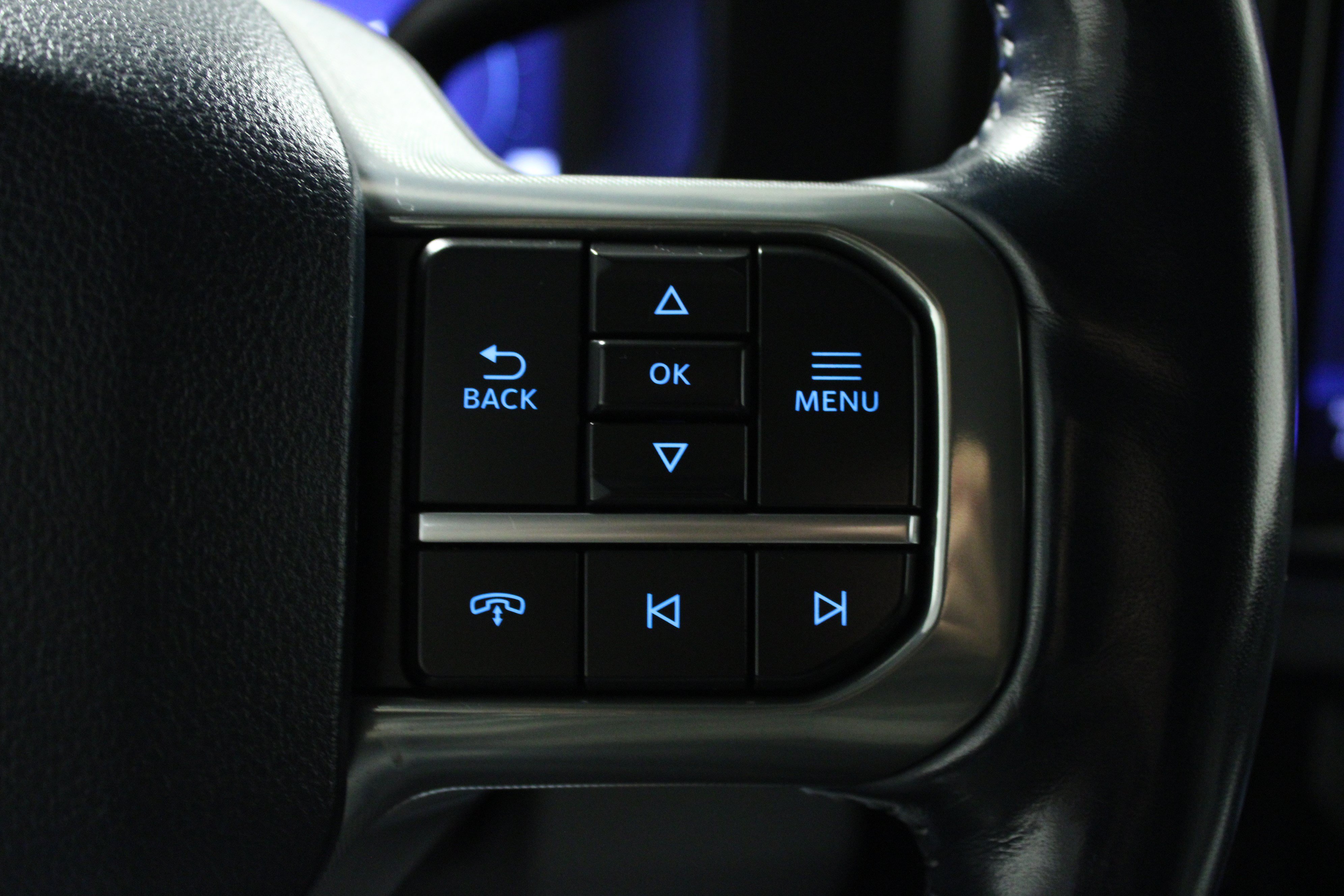 Used 2023 Ford F350 Limited w/ FX4 Off-Road Package AWD/4WD image 21
