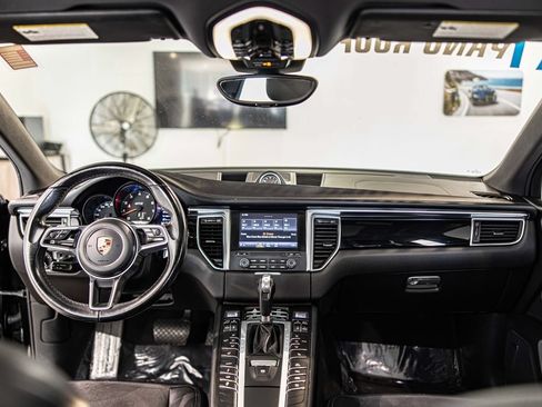 Used 2017 Porsche Macan GTS AWD/4WD image 35