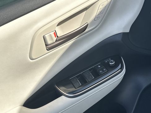 Certified 2026 Toyota Crown Limited w/ Advanced Technology Package image 15