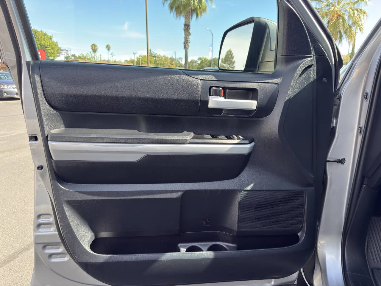 Used 2018 Toyota Tundra SR5 w/ TRD Off Road Package AWD/4WD image 9