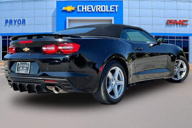 Used 2022 Chevrolet Camaro LT RWD image 5
