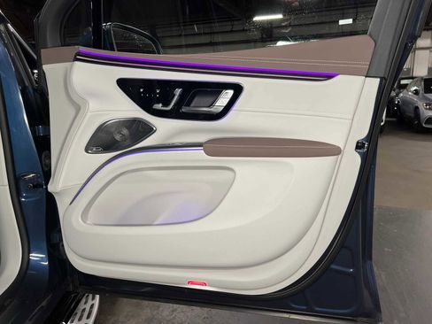 Certified 2023 Mercedes-Benz EQS 580 4MATIC SUV image 10