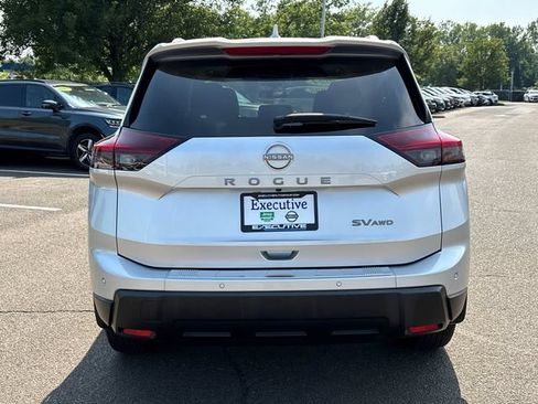 Certified 2024 Nissan Rogue SV w/ SV Premium Package AWD/4WD image 3